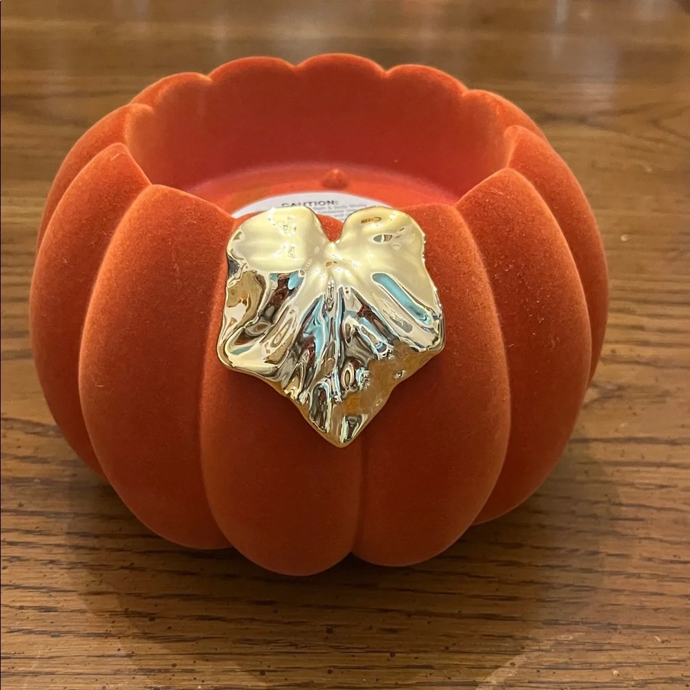 Bath and Body Works 2021 Pedestal Flocked Pumpkin 3‎ Wick Candle Holder